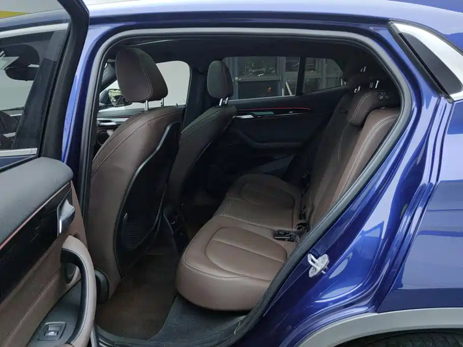 Photo 11 - BMW X2