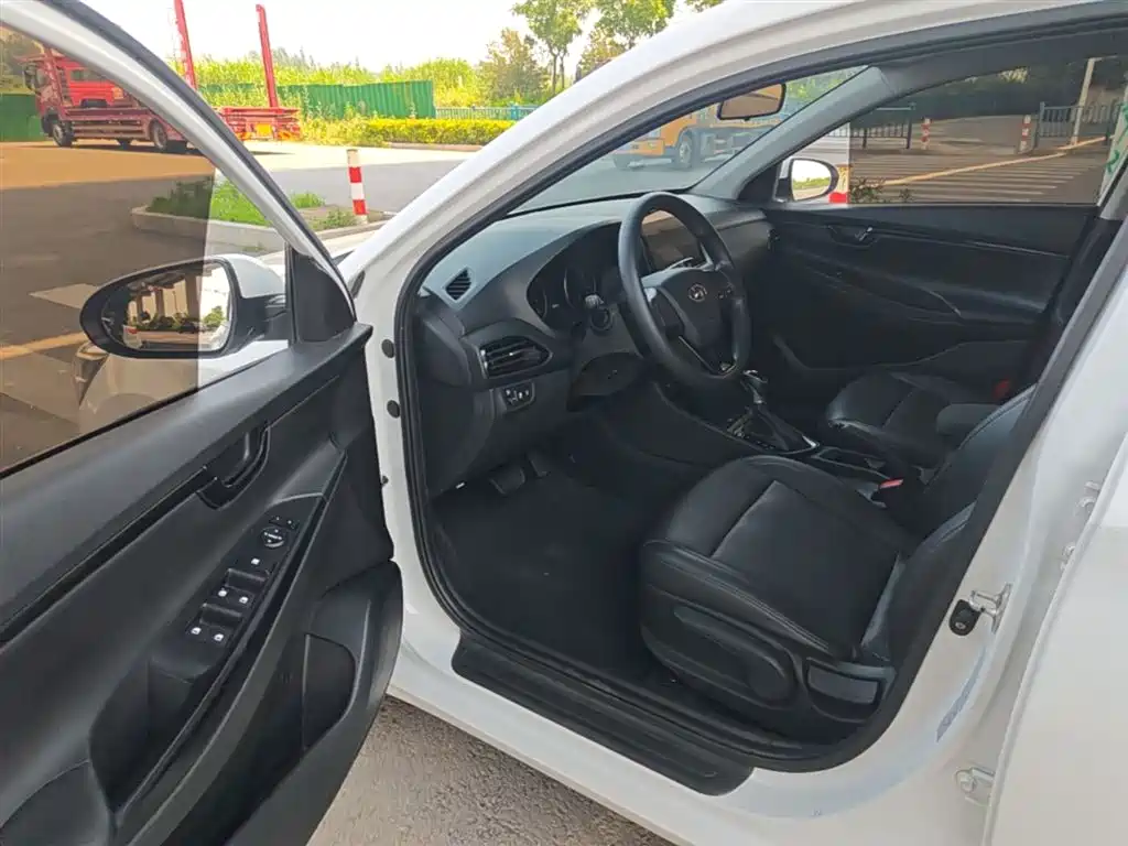 Hyundai Elantra 2018 1.6L Automatic Pleasing Edition GL China VI фото 16