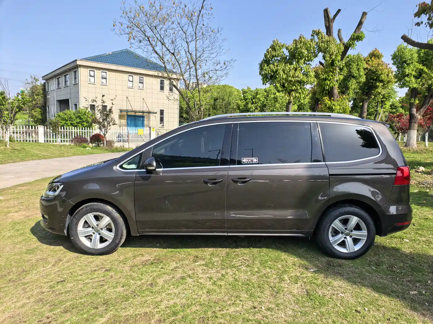 Volkswagen Sharan 2013 1.8TSI Comfort фото 4