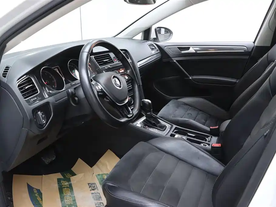 Volkswagen Golf 2019 280TSI DSG Luxury (China V) фото 13