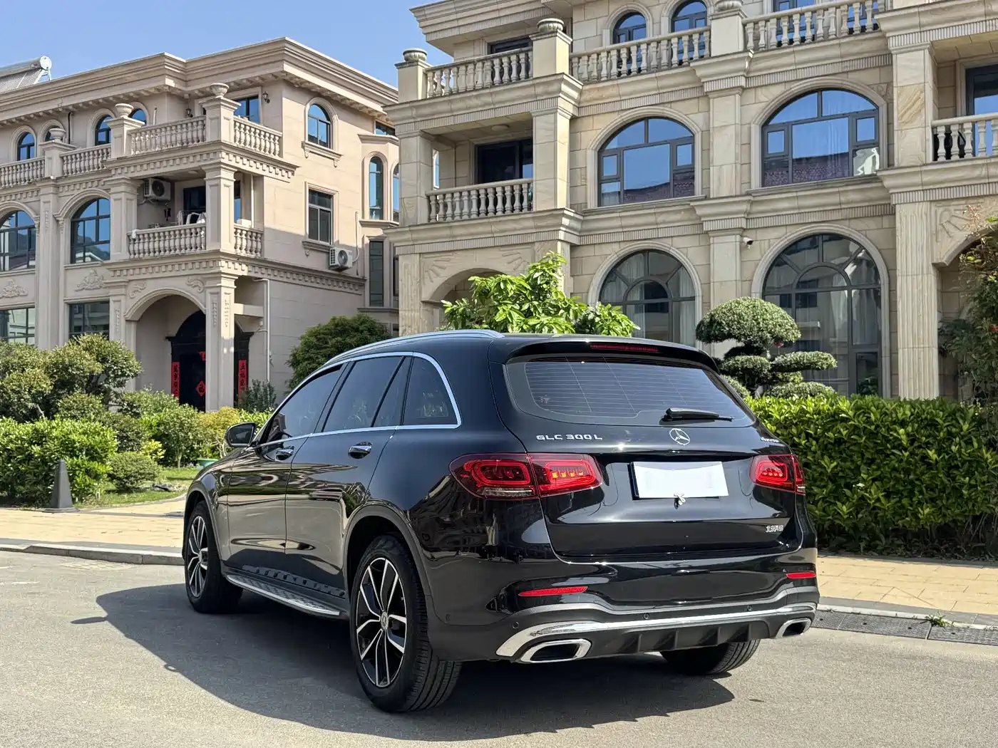 Mercedes-Benz GLC 2022 Model GLC 300 L 4MATIC Dynamic Edition фото 4