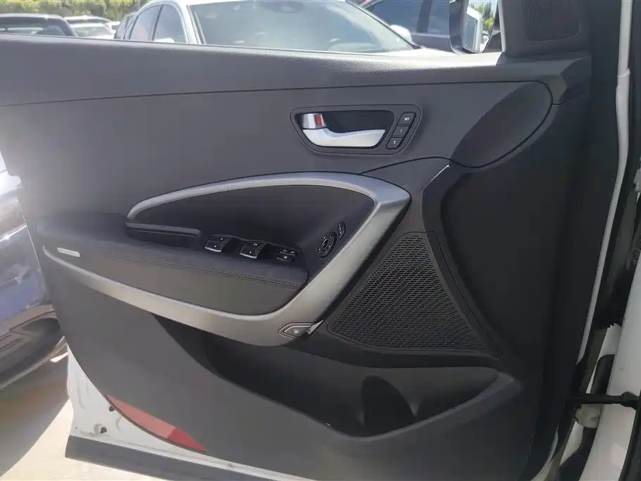 Hyundai Santa Fe 2015 2.0T Automatic 4WD Smart 7-seater фото 7