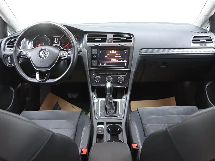 Volkswagen Golf 2019 280TSI DSG Luxury (China V) фото 23
