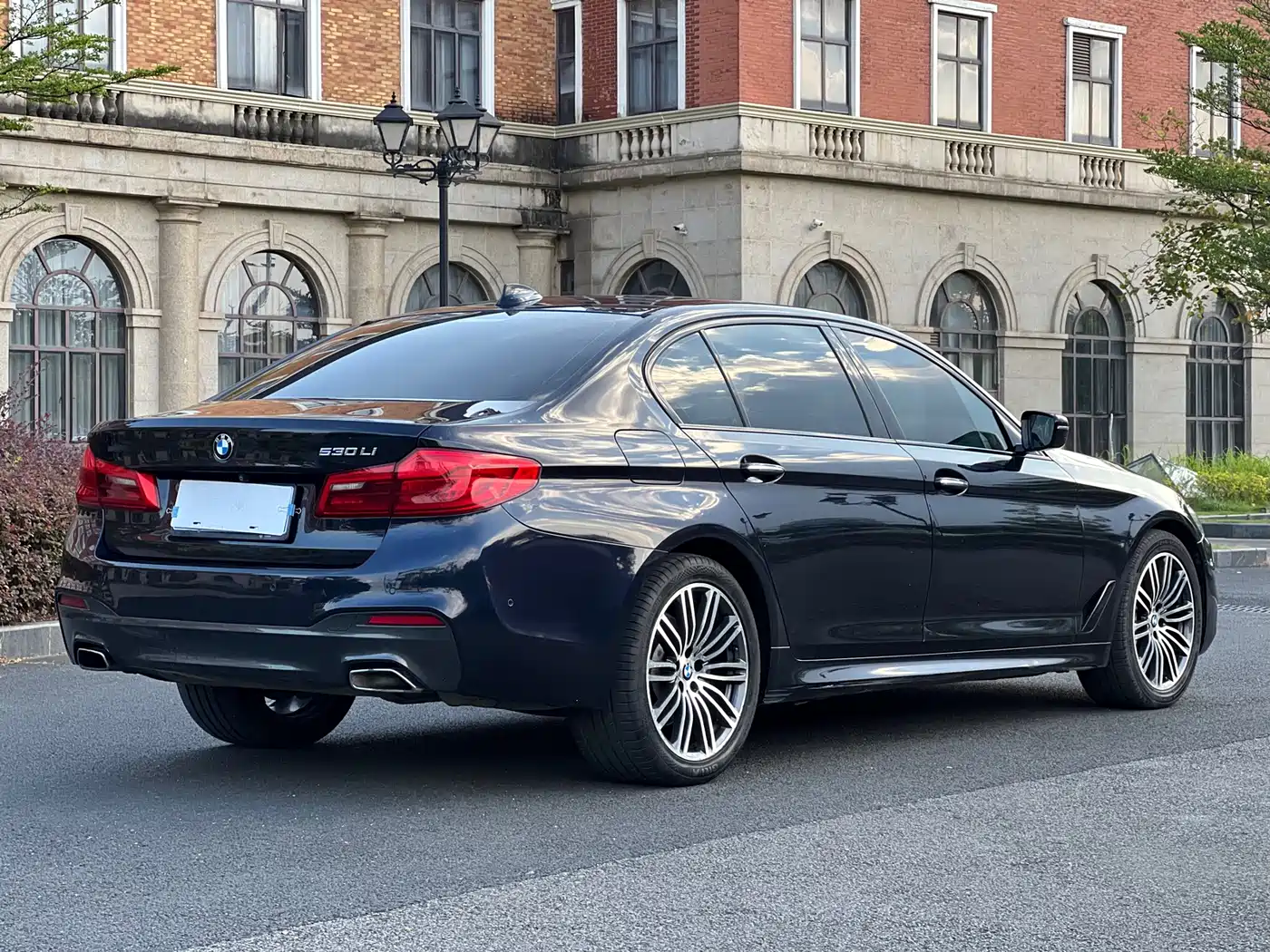 BMW 5 Series 2018 530Li Leading M Sport Package фото 6