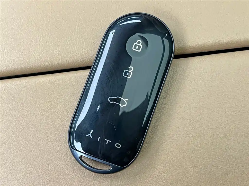 AITO Wenjie AITO M7 2024 1.5T Smart Drive AWD Pro 6-seater фото 18
