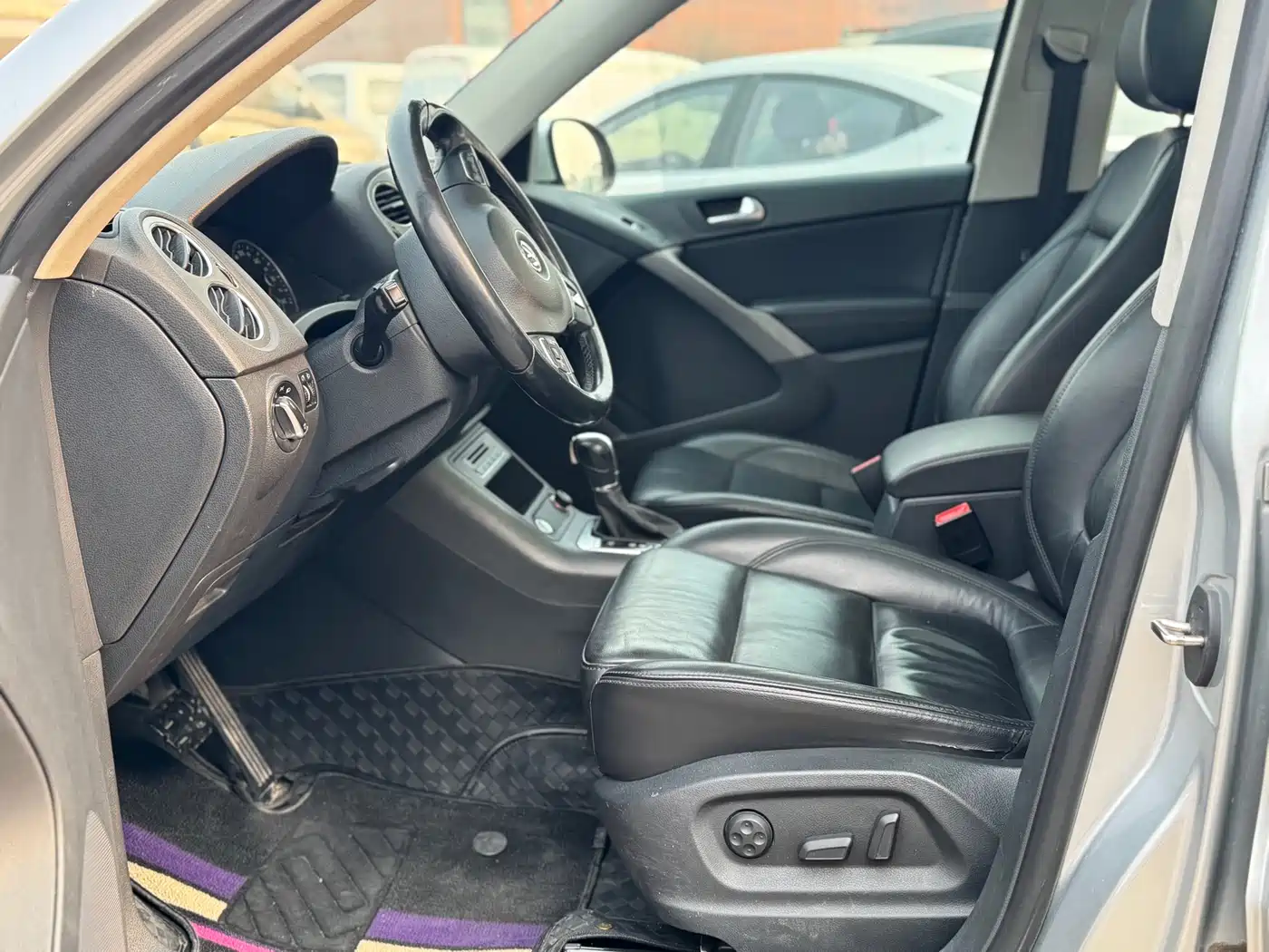 Volkswagen Tiguan 2012 2.0TSI Automatic 4WD Elite Edition фото 3