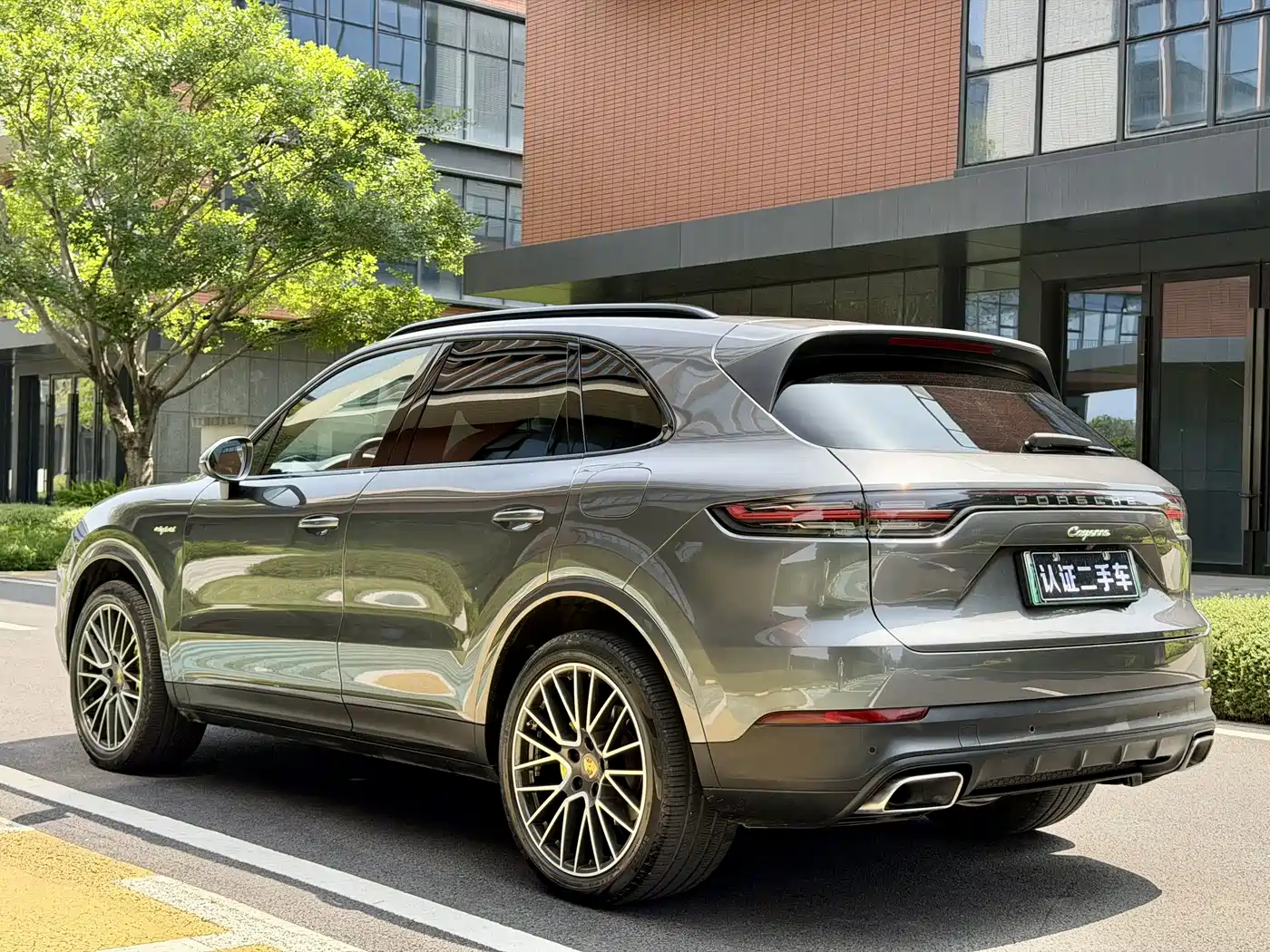 Porsche Cayenne New Energy 2021 Cayenne E-Hybrid 2.0T фото 12