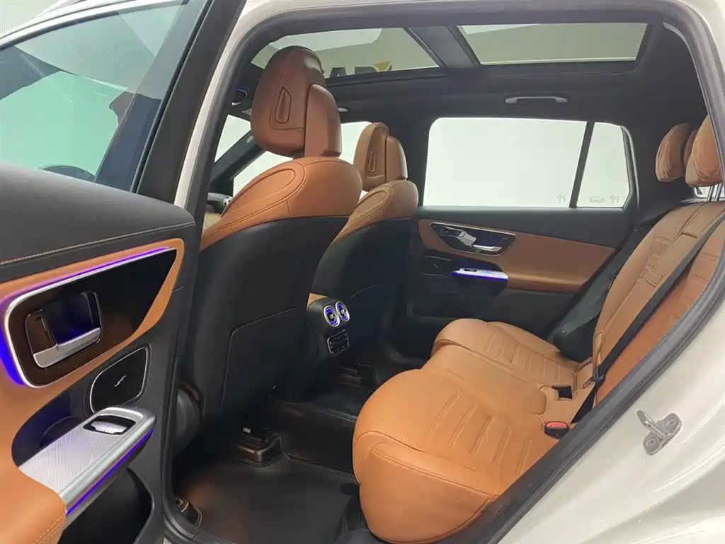 Mercedes-Benz GLC 2023 GLC 300 L 4MATIC Sport 5-Seater фото 26