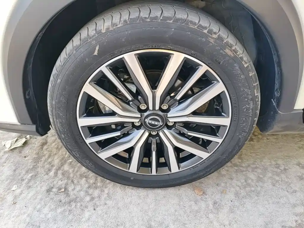 Nissan Kicks 2024 2023 Model Spirited 1.5L Dynamic Fashion Edition