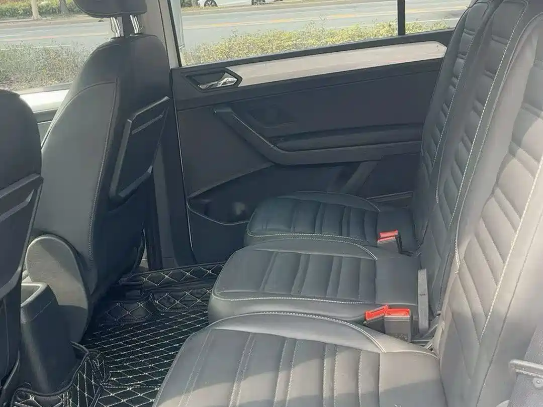 Volkswagen Touran 2021 Touran L 280TSI DSG Trend Edition 7-seater фото 6