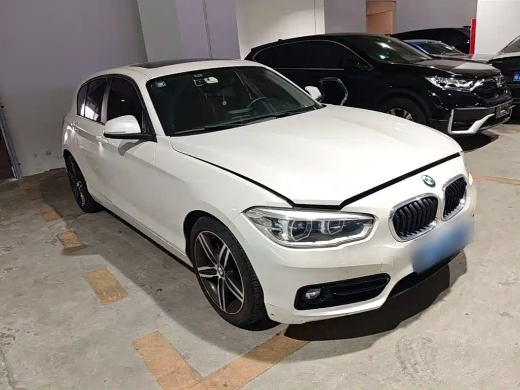 BMW 1 Series (Import) 2018 118i Sport Design Package фото 4