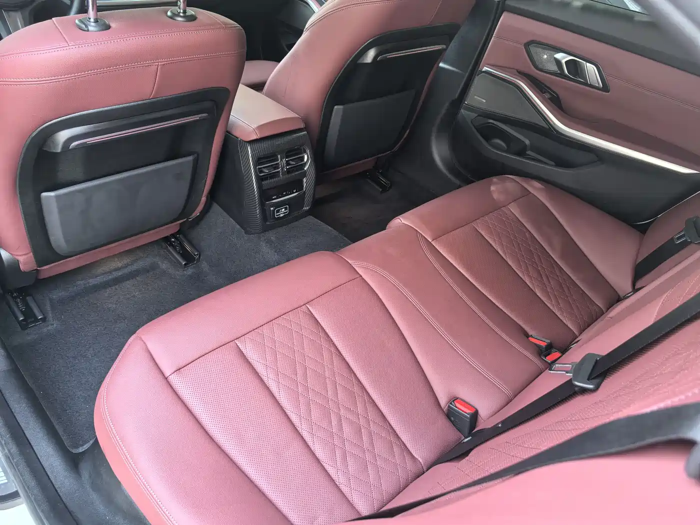 BMW 3 Series 2022 325Li M Sport Shadow Edition фото 17