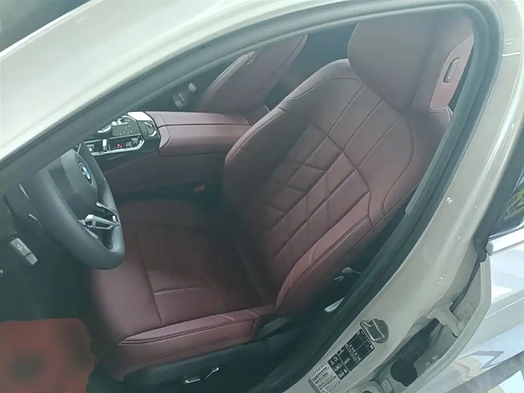BMW 5 Series 2024 530Li xDrive M Sport Package фото 15
