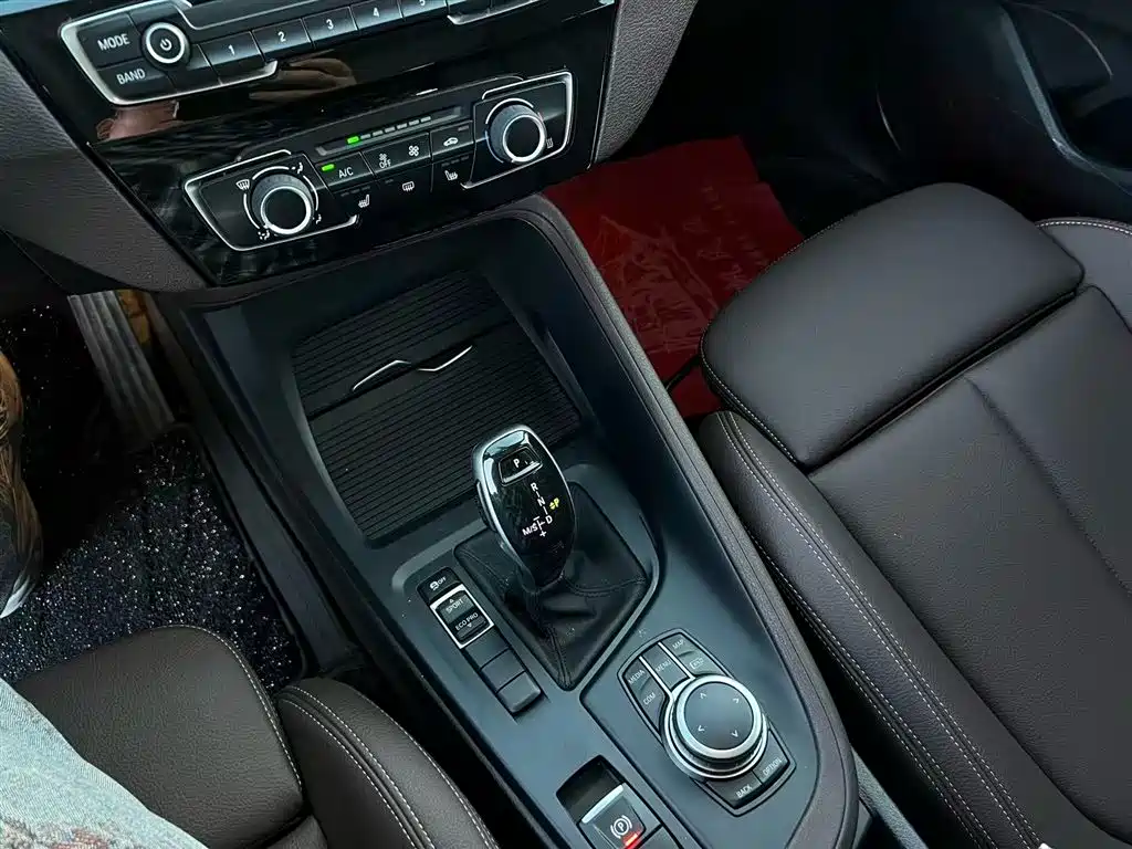BMW X1 2022 sDrive20Li Fashion фото 13