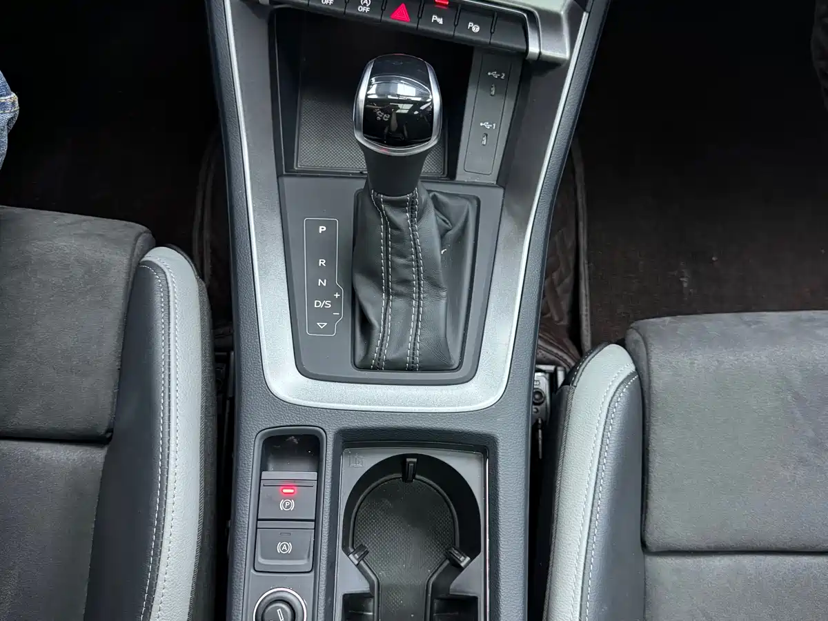 Audi Q3 2022 35 TFSI Fashion Dynamic фото 14