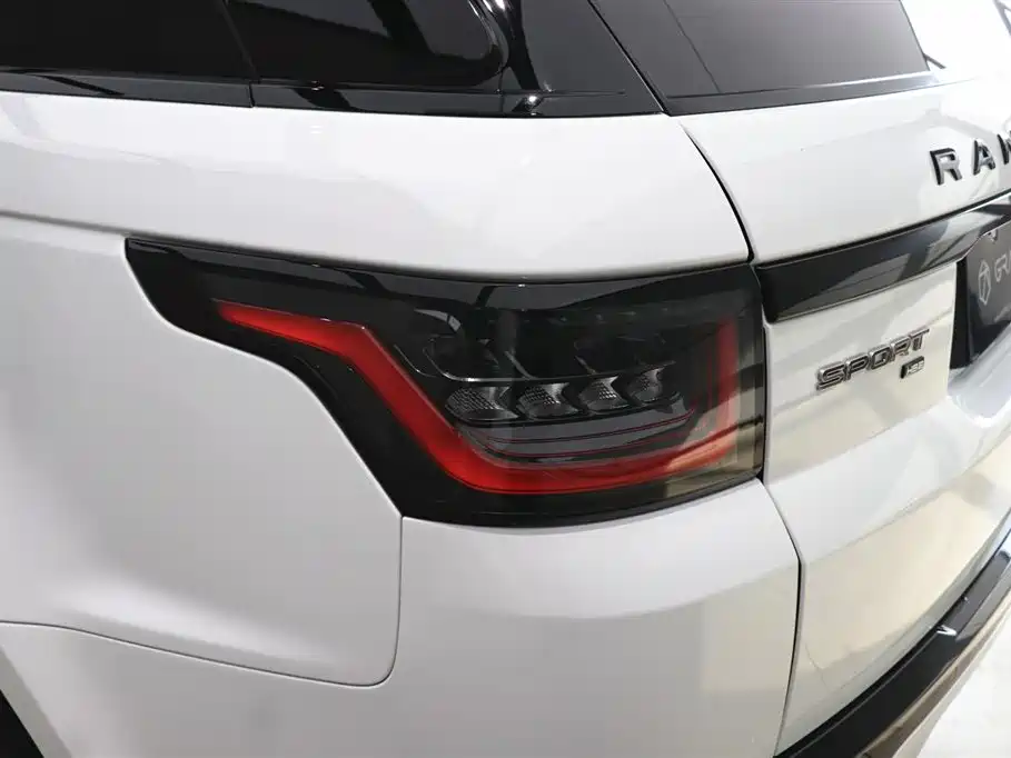 Land Rover Range Rover Sport 2021 3.0 L6 Gloss Black Edition фото 30