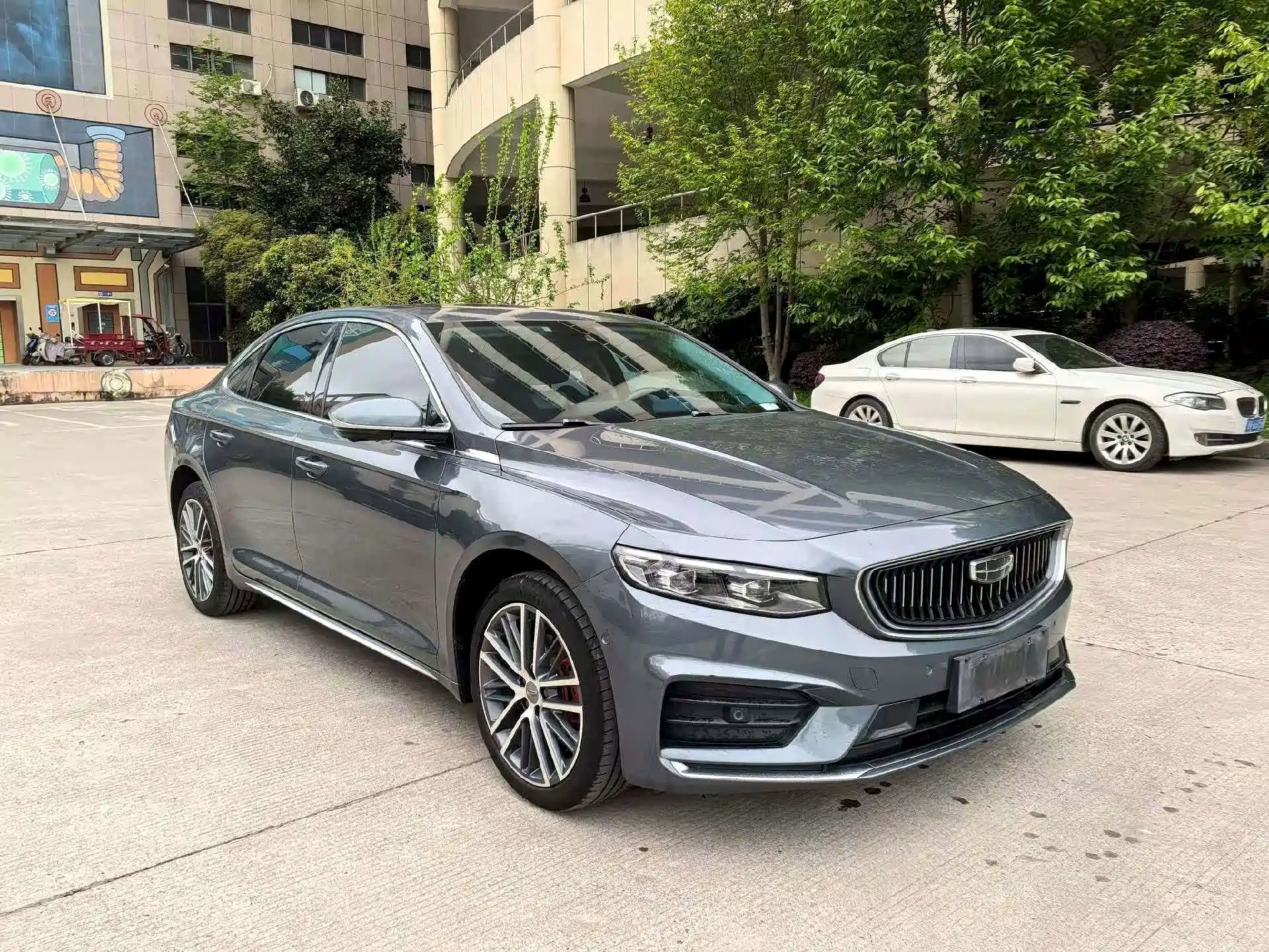 Фото 3 - Geely Preface