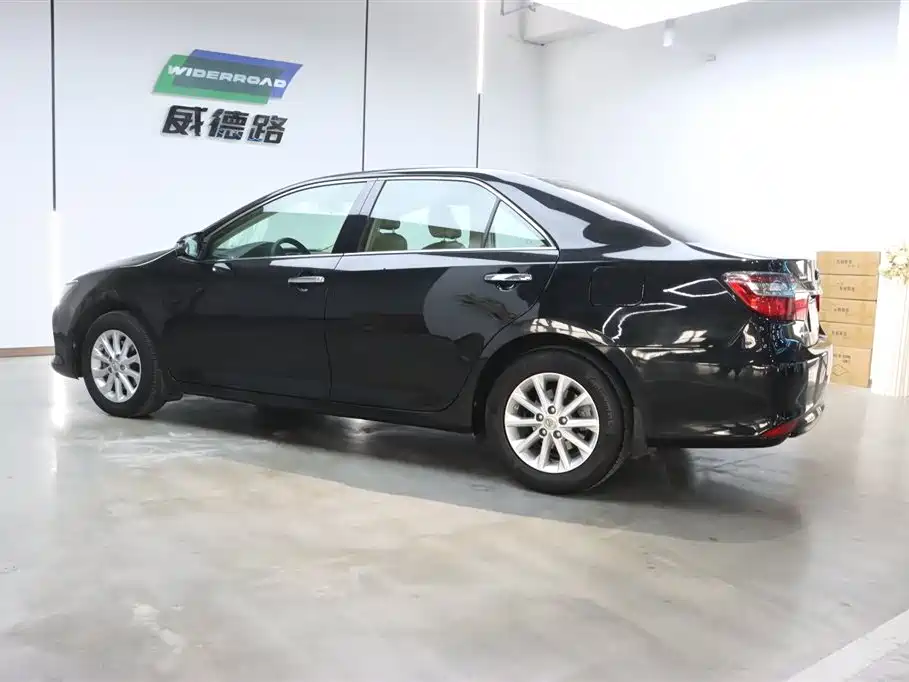 Toyota Camry 2016 2.0G 10th Anniversary Leading Edition фото 7