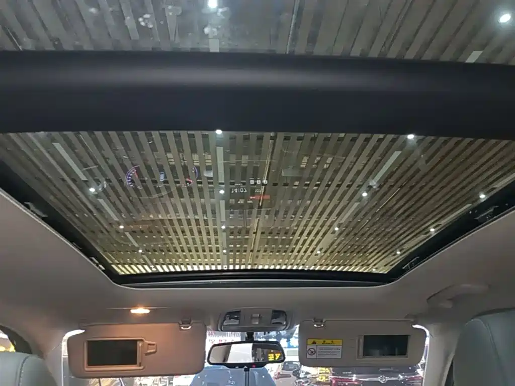 Kia Sportage 2019 2.0L Automatic Smart Luxury Edition фото 18