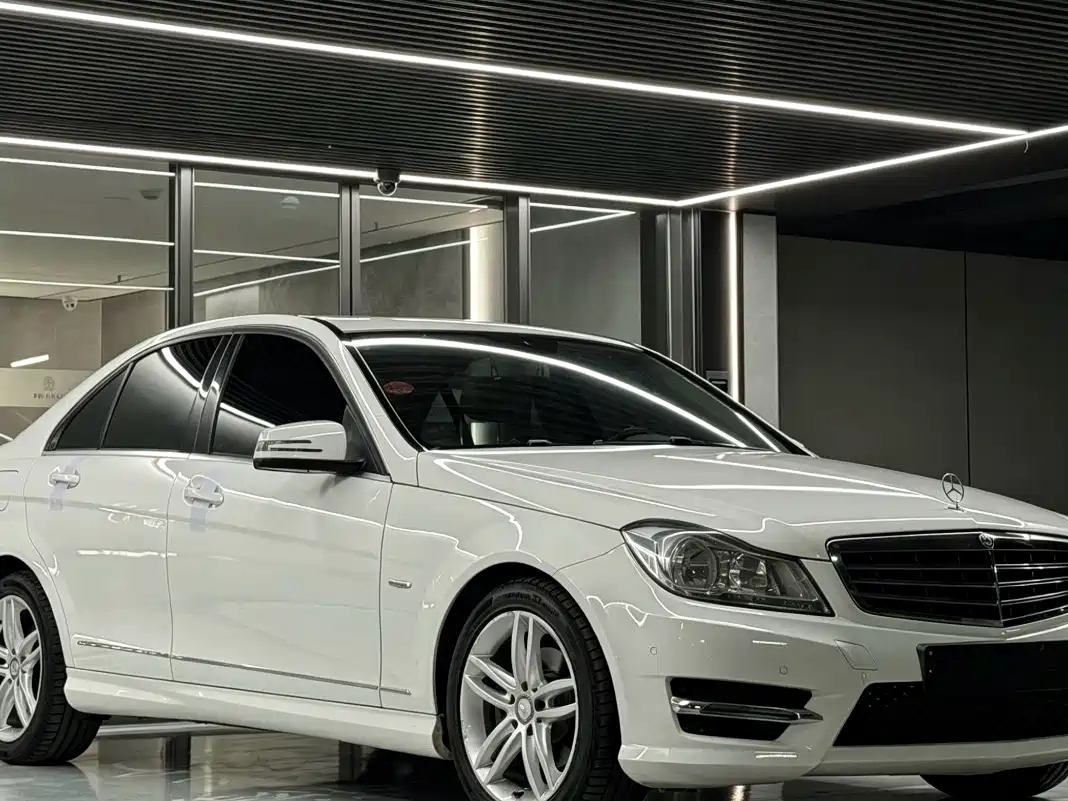 Mercedes-Benz C-Class 2013 C 260 Elegance Grand Edition фото 3
