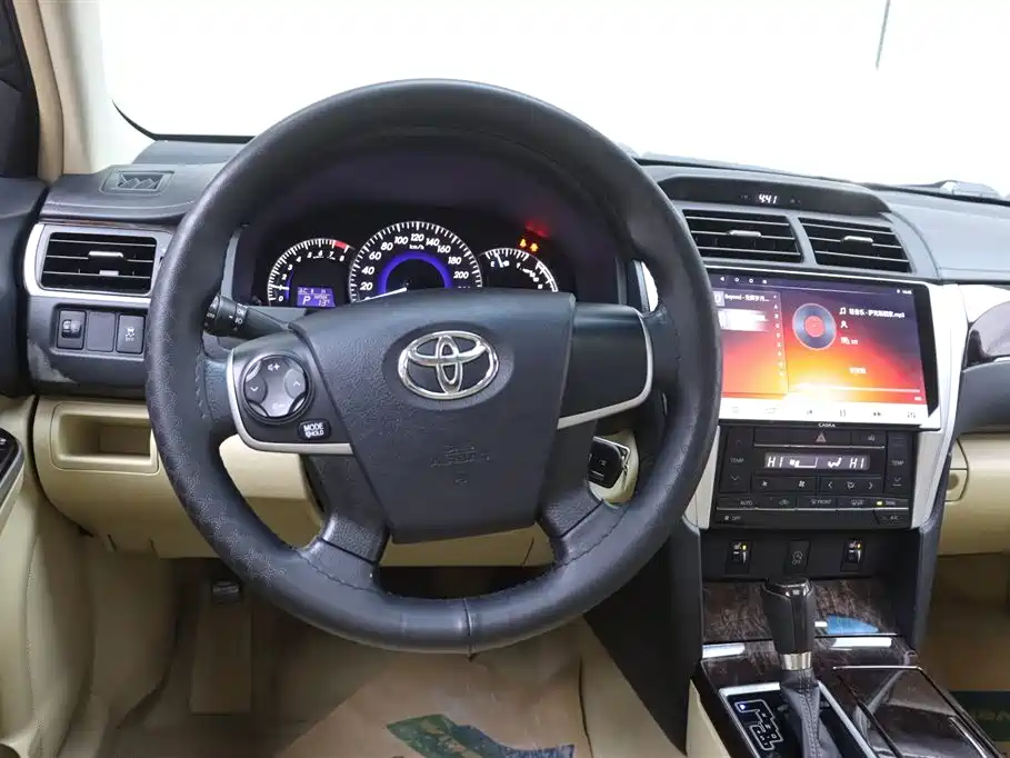 Toyota Camry 2016 2.0G 10th Anniversary Leading Edition фото 29