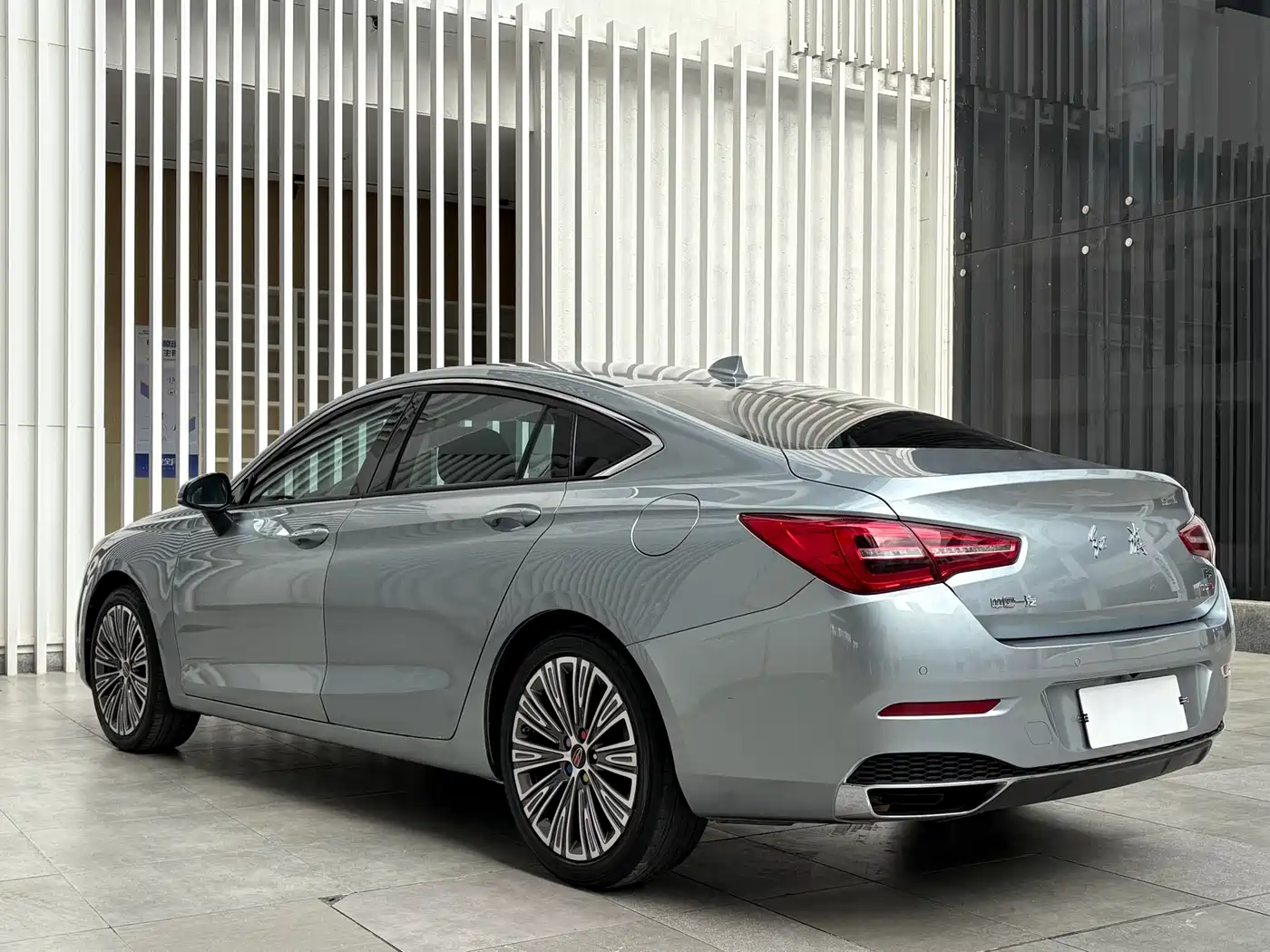 Hongqi H5 2022 Classic 1.5T DCT Flag Rhythm Edition фото 14
