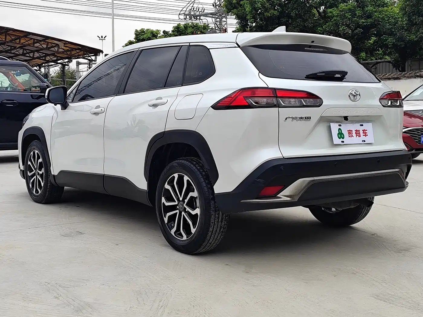 Toyota Frontlander 2023 2.0L CVT Luxury Edition фото 5