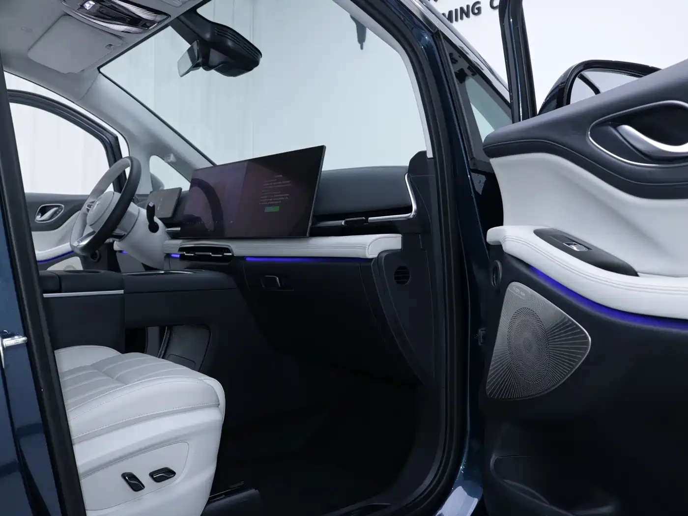 Voyah Auto Voyah Dreamer 2025 PHEV AWD Flagship Kunpeng Edition фото 5