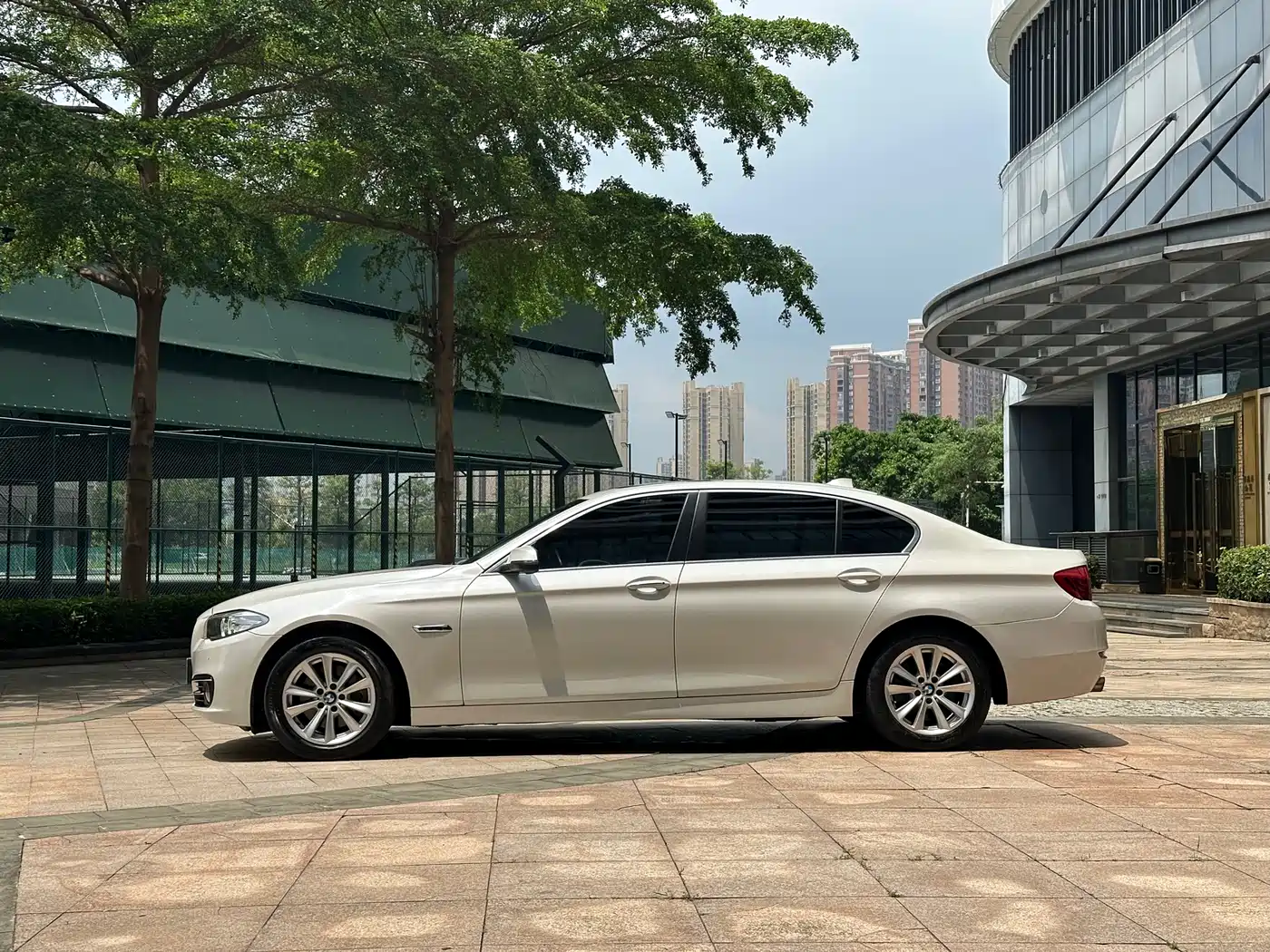 BMW 5 Series 2014 520Li Elegance фото 6