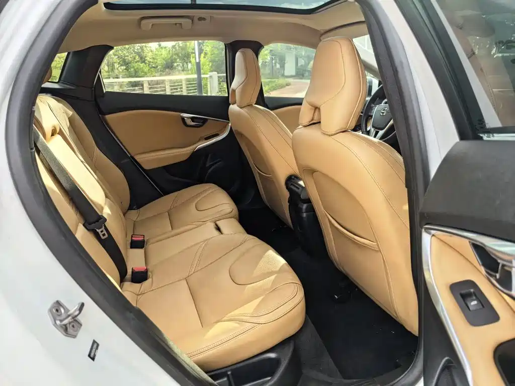 Volvo V40 2019 2019 T3 Momentum
