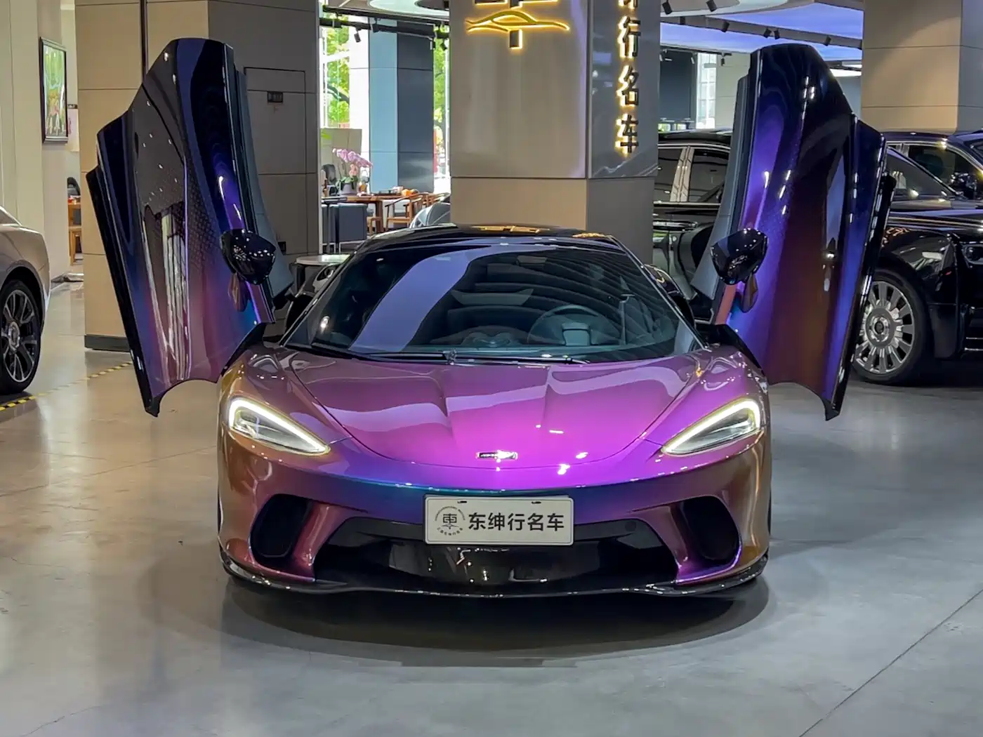 2023 McLaren GT