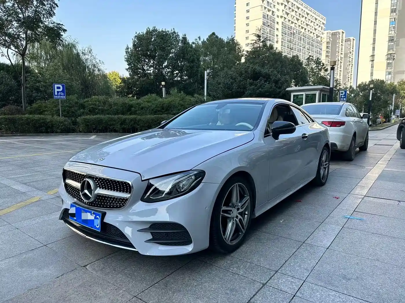Mercedes-Benz E-Class (Import) 2017 E 200 Coupe