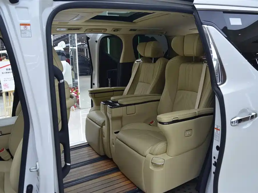 Toyota Alphard 2020 Hybrid 2.5L Premium Edition фото 5