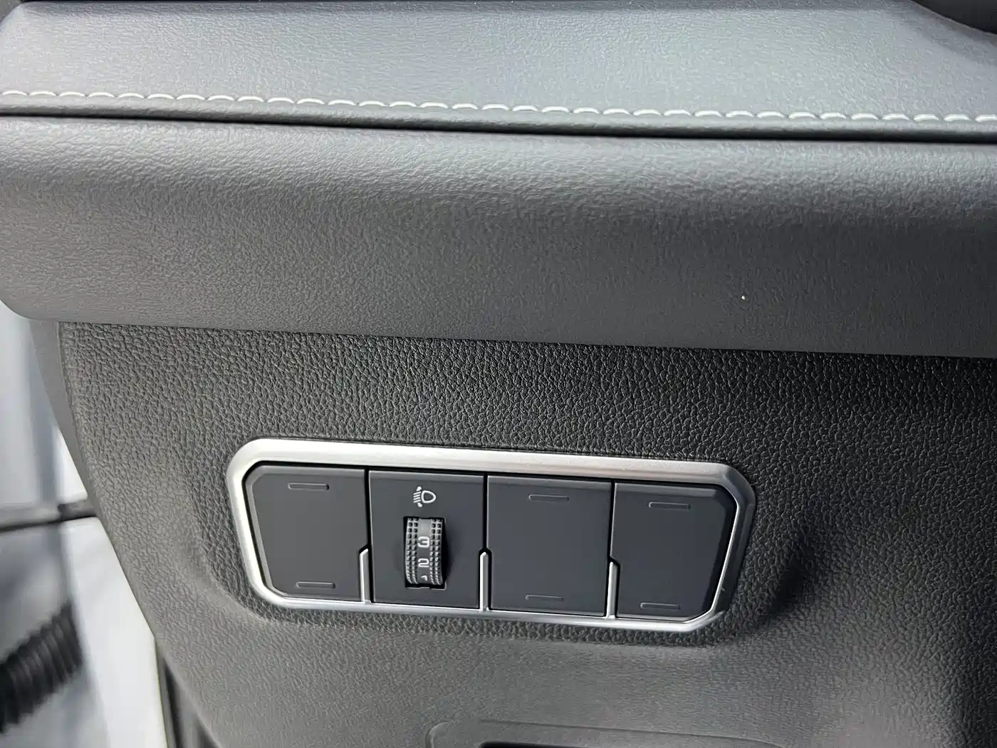Haval M6 2021 PLUS 1.5T DCT Luxury Smart Connect фото 8