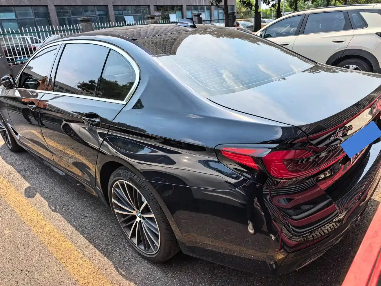 BMW 5 Series 2023 Facelift 530Li Leading M Sport Package фото 5