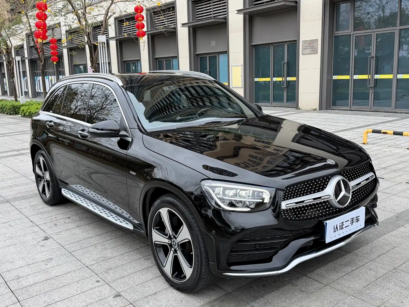 MERCEDES-BENZ GLC