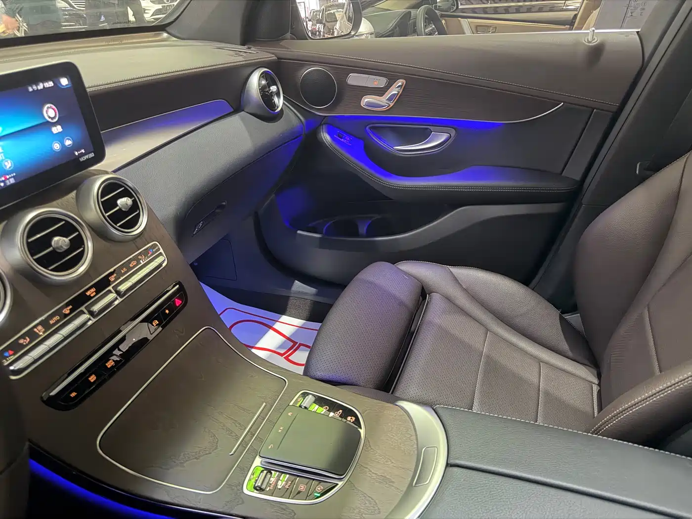 Mercedes-Benz GLC 2022 Model GLC 260 L 4MATIC Luxury Edition фото 6