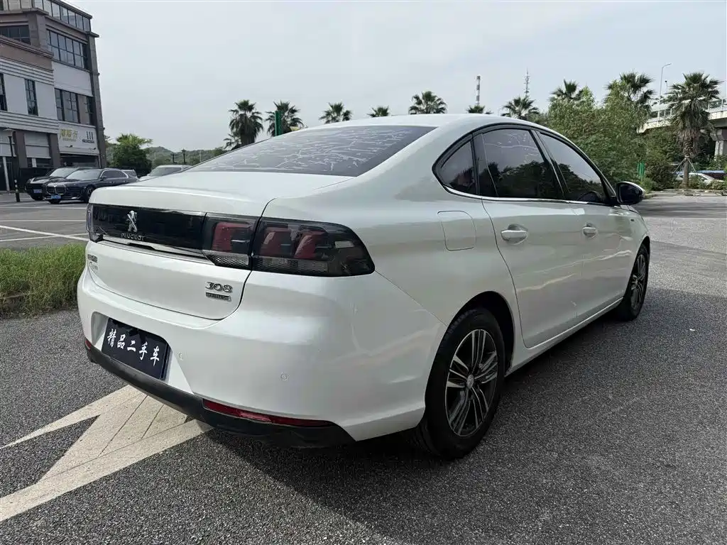 Peugeot 308 2018 230THP Auto Luxury Edition фото 4