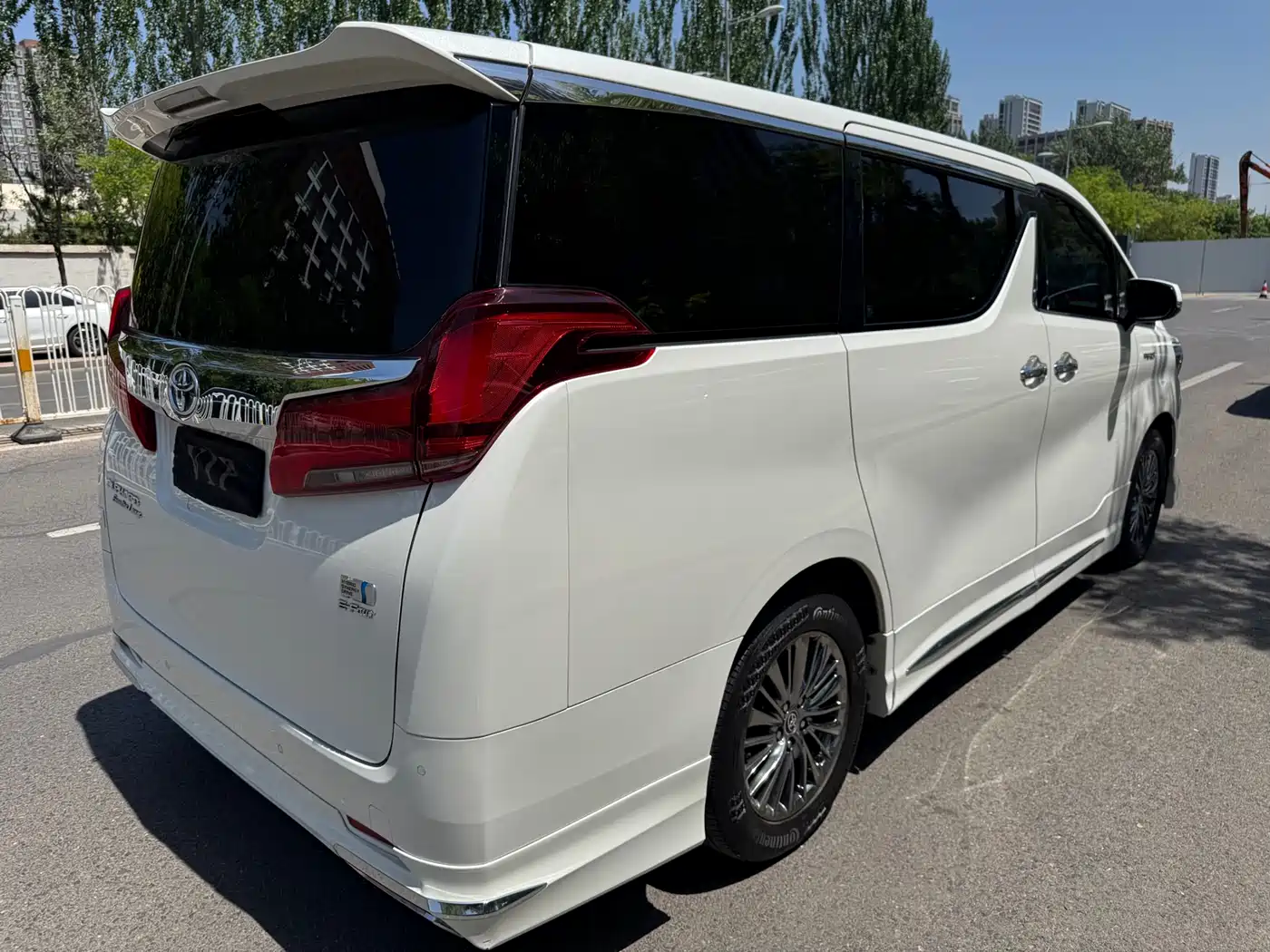 Toyota Alphard 2020 Hybrid 2.5L Premium Edition фото 6