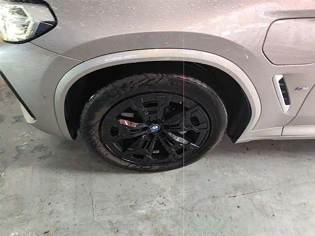 BMW iX3 2022 Leading Edition фото 25