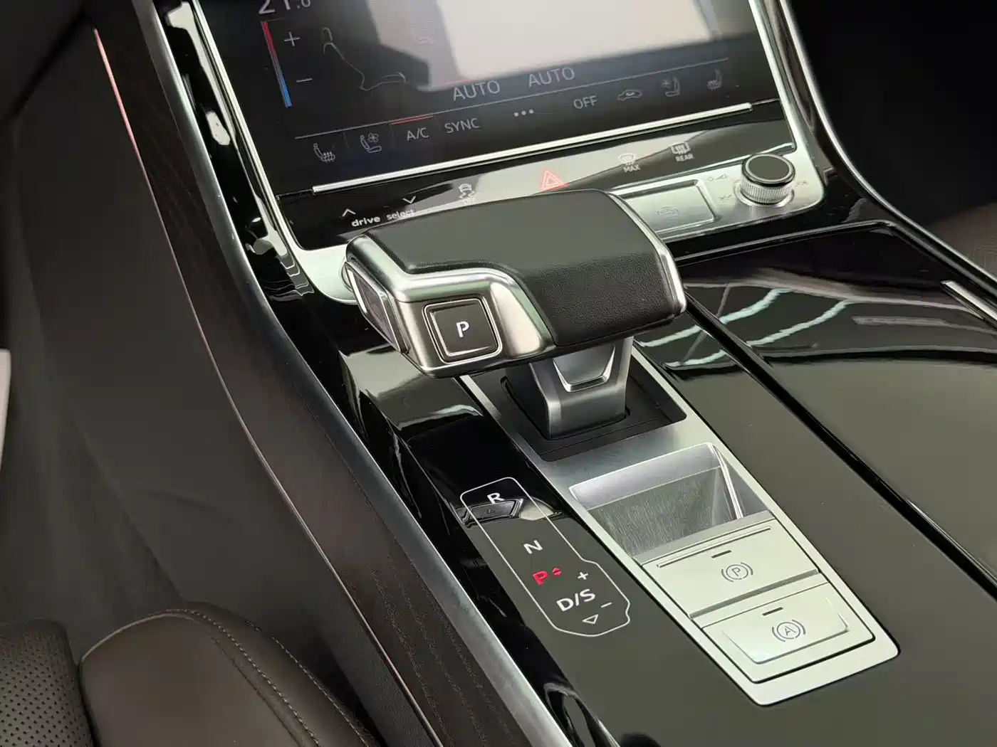 Audi A8 2021 A8L 50 TFSI quattro Comfort фото 24