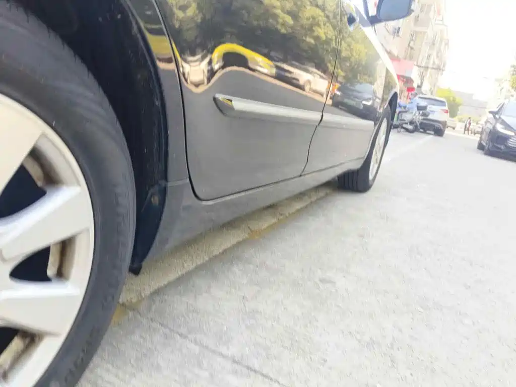 Photo 9 - Toyota Camry