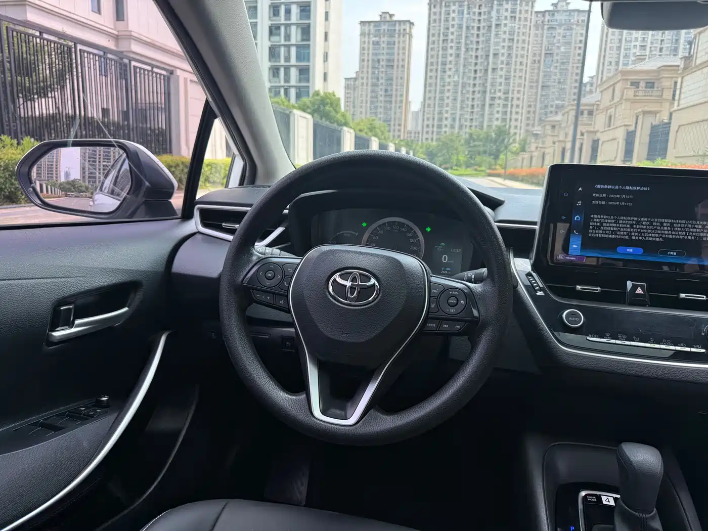 Toyota Corolla 2021 Hybrid 1.8L E-CVT Pioneer Edition фото 13