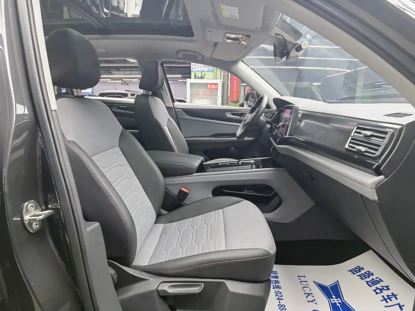 Volkswagen Teramont 2022 Teramont X 330TSI 2WD Luxury фото 8