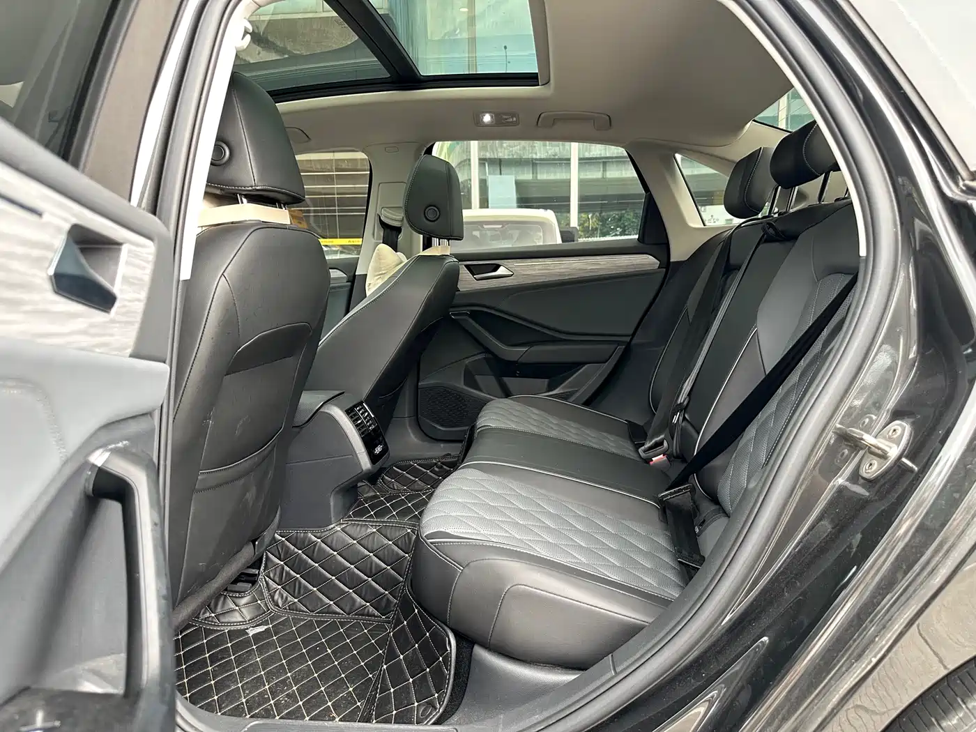 Volkswagen Sagitar 2023 280TSI DSG Beyond Lite фото 11