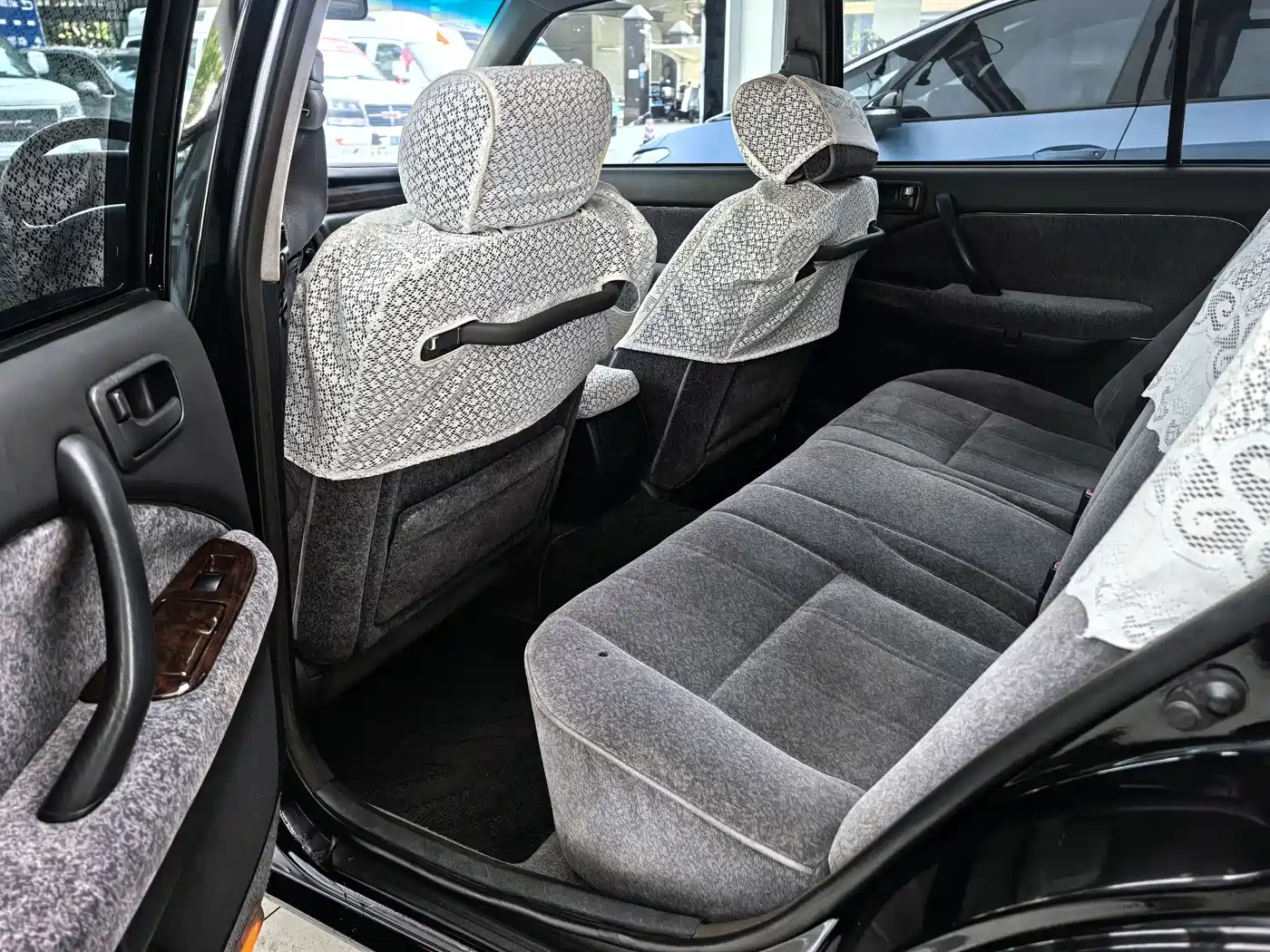 Toyota Crown фото 7