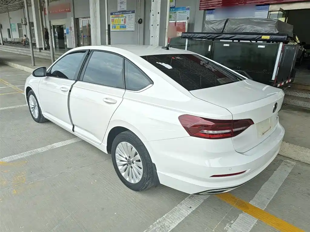 Volkswagen Lavida 2022 1.5L Auto Comfort Edition фото 5