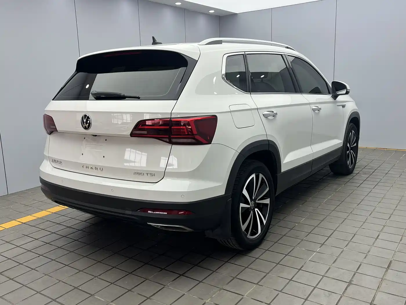 Volkswagen Tharu 2022 280TSI FWD Luxury Edition фото 6