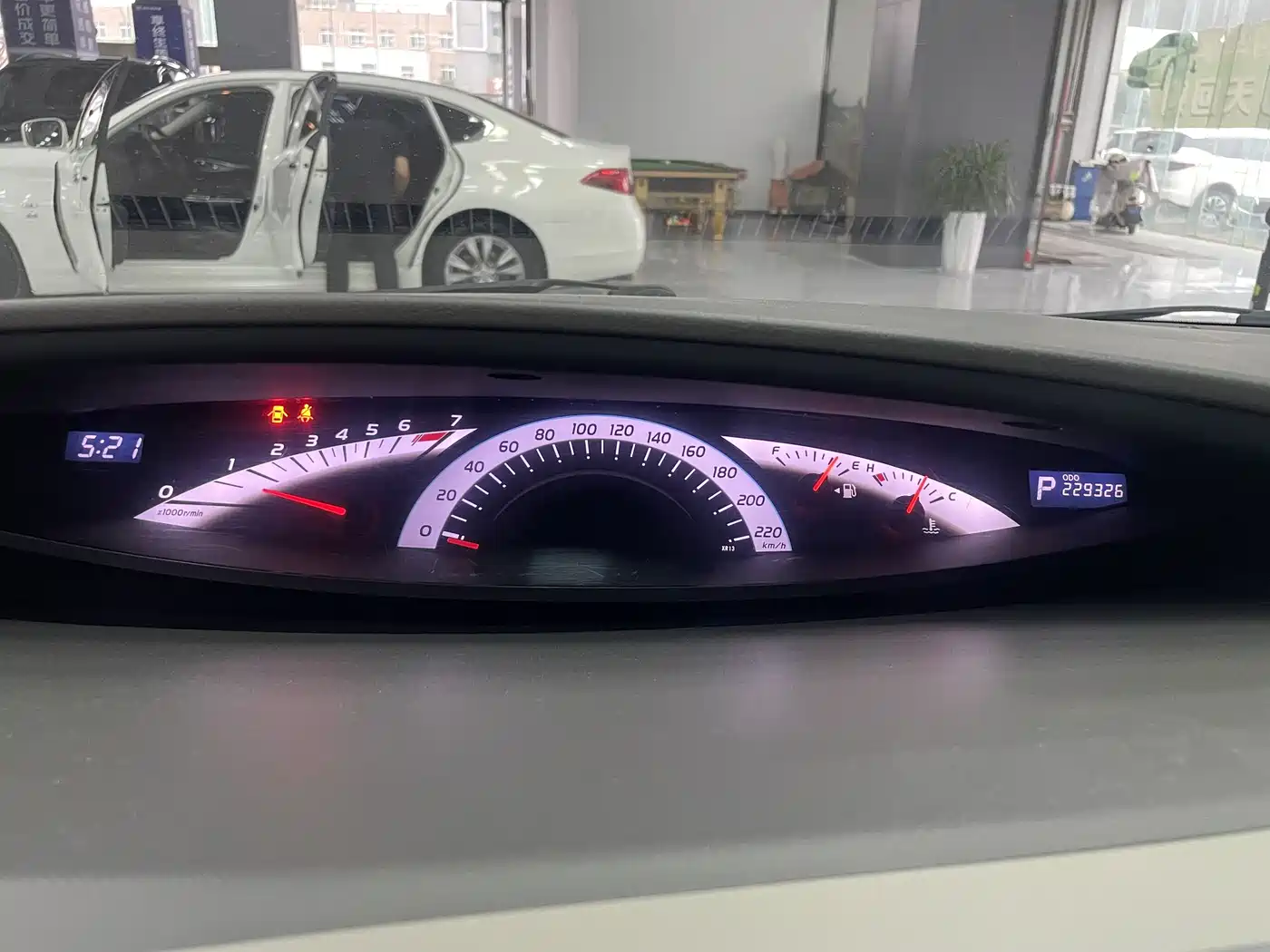 Toyota Previa 2012 2.4L 7-Seater Luxury Edition фото 11