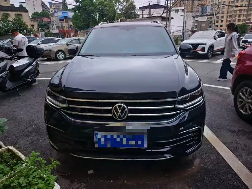 Volkswagen Tiguan L 2025 330TSI Automatic 2WD R-Line Dragon Glory Edition фото 2